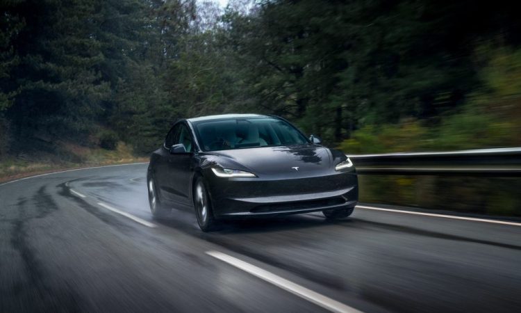 Découvrez pourquoi la Tesla Model 3 est couronnée &lsquo;meilleure voiture électrique la plus économique&rsquo; selon une étude récente !