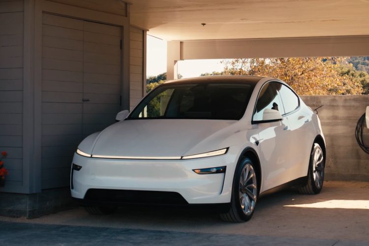Tesla Continue de Retarder le Lancement de sa Voiture Économique : Que Se Passe-t-il Réellement ?