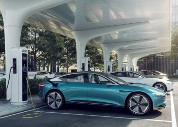 Adieu prime à la conversion : comment financer votre voiture électrique en 2024 ?