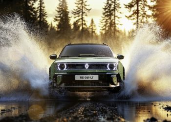 La Renault 4 Savane 4X4 impressionne et triomphe aux qualifications de Roland Garros !