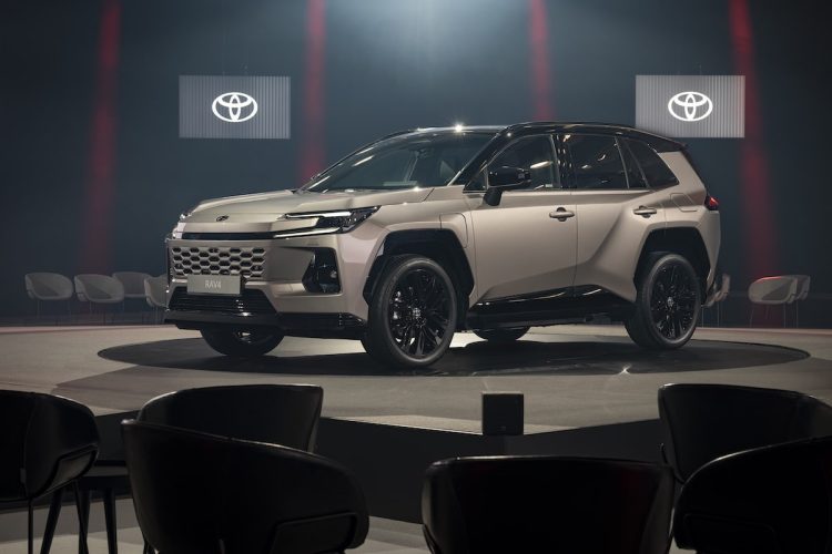Nouveau RAV4 : Pourquoi tout le monde en parle comme du meilleur de Toyota ?
