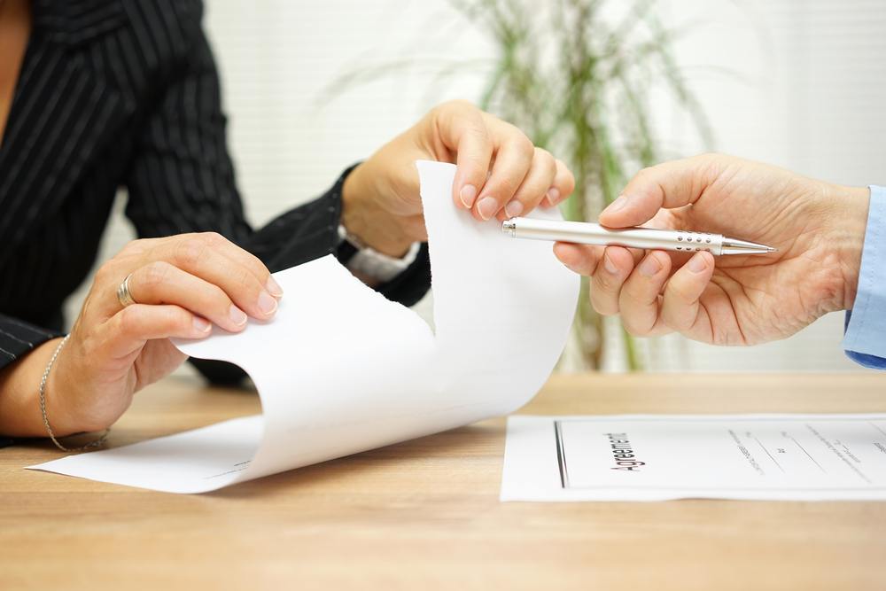 découvrez comment résilier votre assurance auto en toute simplicité. suivez nos conseils pratiques pour naviguer dans le processus de résiliation, comprendre vos droits et éviter les pièges courants. simplifiez votre démarche pour un futur serein.