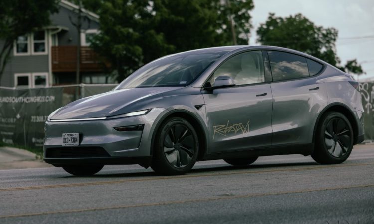 Les premières courses publiques en Robotaxi sans conducteur de Tesla au Texas vous laisseront sans voix !