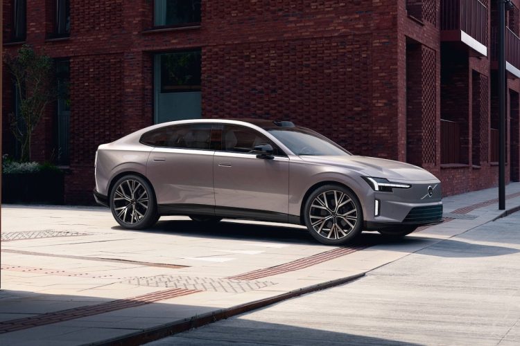Volvo fait la promotion de l&rsquo;ES90 pour sa faible empreinte carbone, mais mérite-t-elle vraiment ces éloges ?