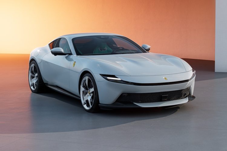 La nouvelle Ferrari Amalfi : la Dolce Vita s’anime au son enivrant du V8 !