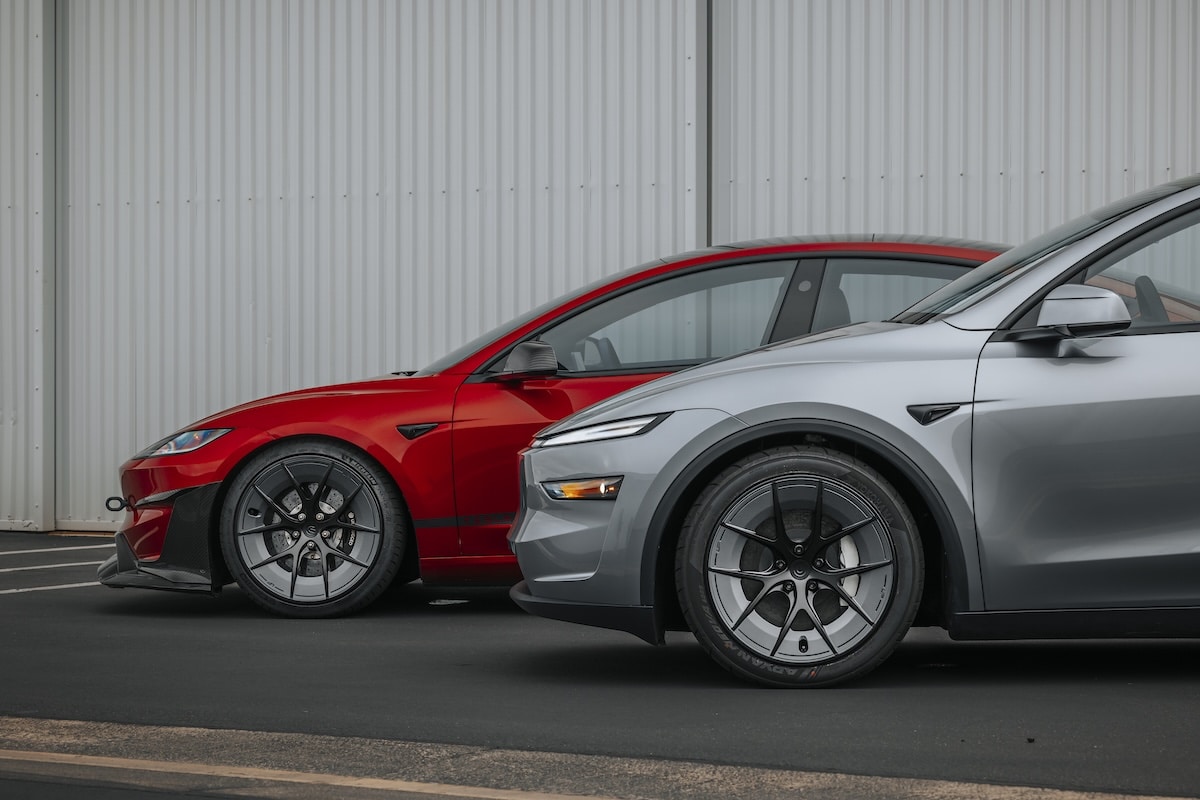 Tesla Model 3 et Model Y sur les jantes Road Warrior d'Unplugged Performance