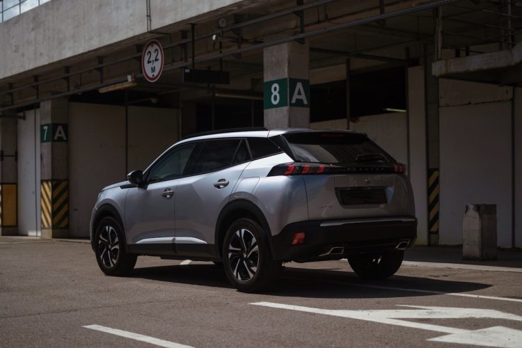 L&rsquo;automobile d&rsquo;occasion échappe à l&rsquo;inflation : une surprise qui va changer la donne !