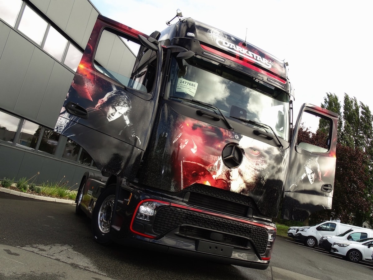Actros L Dark Star
