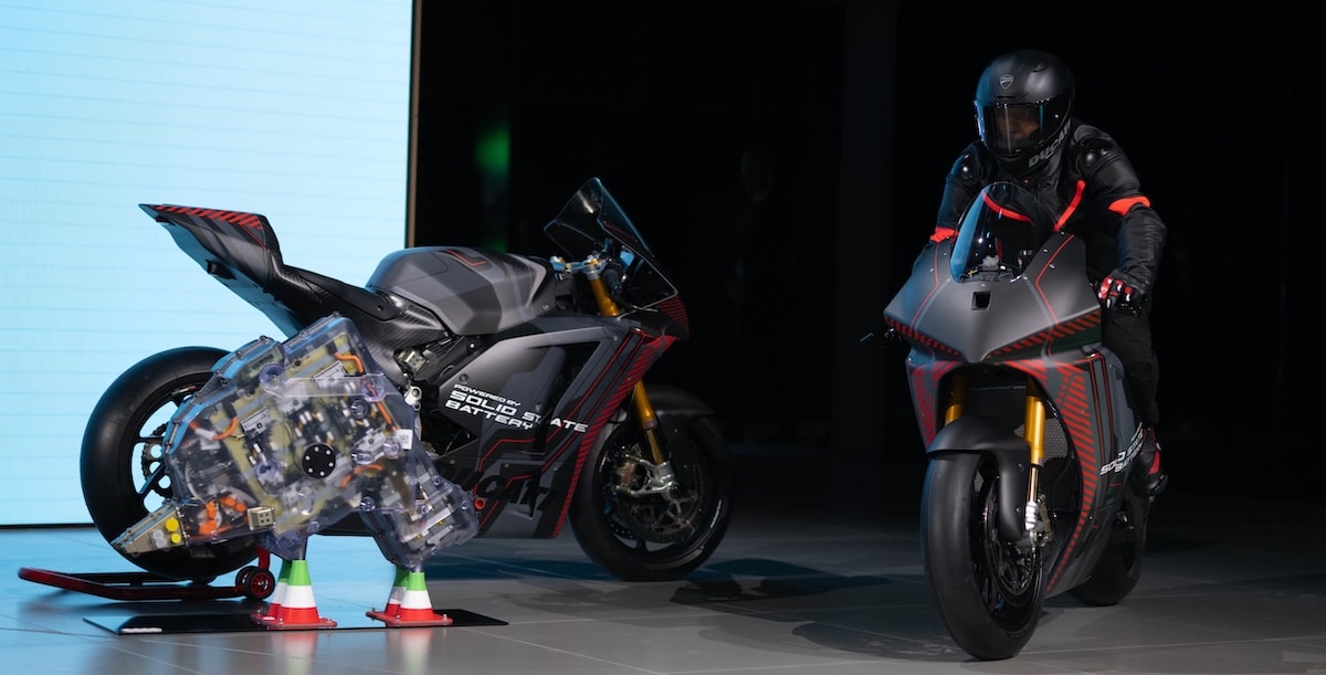 Prototype Ducati V21L