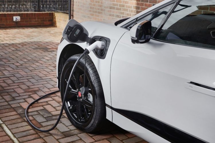 Hybrides rechargeables : la vérité choquante sur leur pollution révélée !
