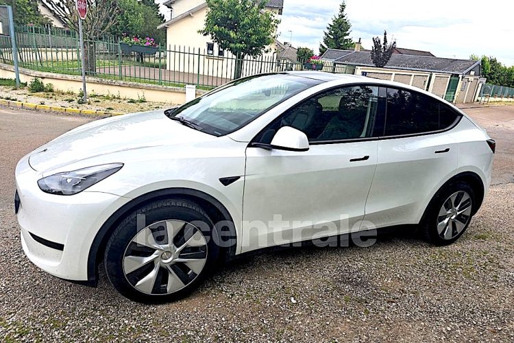 Tesla Model Y d&rsquo;occasion : le parcours semé d’embûches des acheteurs particuliers !