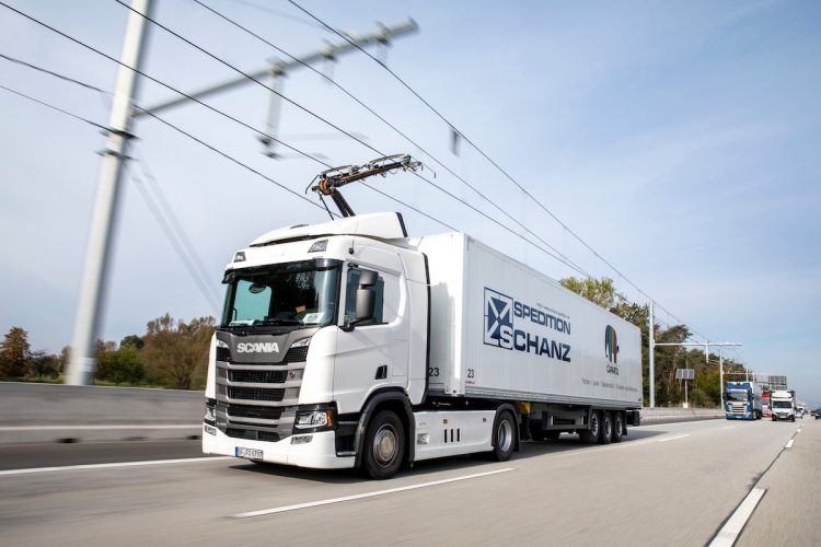 Électrifier les routes avec des caténaires : un rêve visionnaire ou une vraie galère ?
