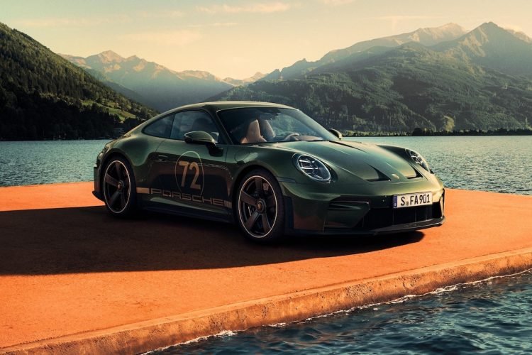 Hommage poignant à un visionnaire : plongez dans l&rsquo;univers fascinant de la 911 GT3 90 F. A. Porsche.