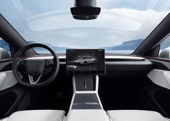 Tesla s&rsquo;apprête à bouleverser le marché avec un toit connecté à Starlink, attention à la concurrence !
