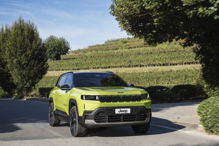 L’hybride surprenant de Jeep sur le Compass : pourquoi si peu de personnes l’adoptent ?