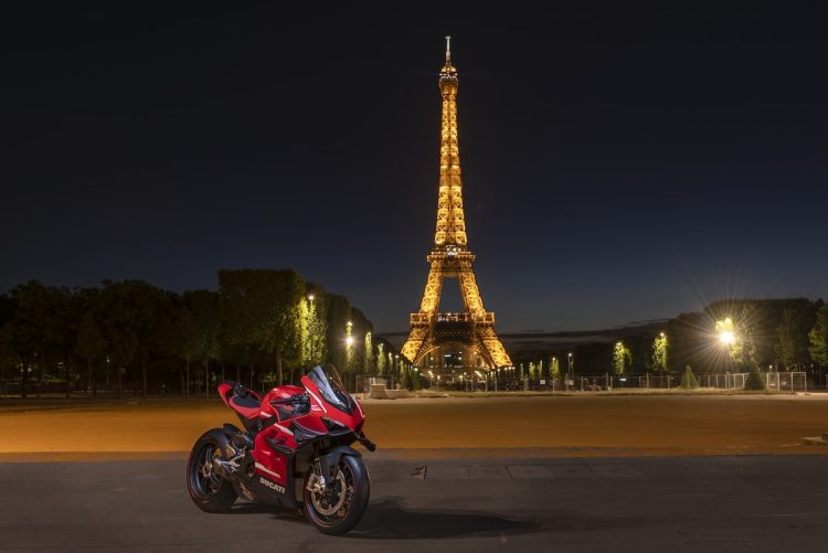 Ducati fête son centenaire à Rétromobile : un moment historique à ne pas manquer !