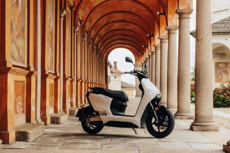 Le premier scooter électrique de Zero arrive en France : une révolution sur roues qui va vous étonner !