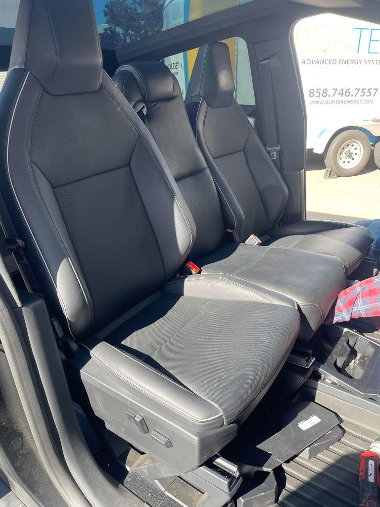 banquette DIY dans le Cybertruck