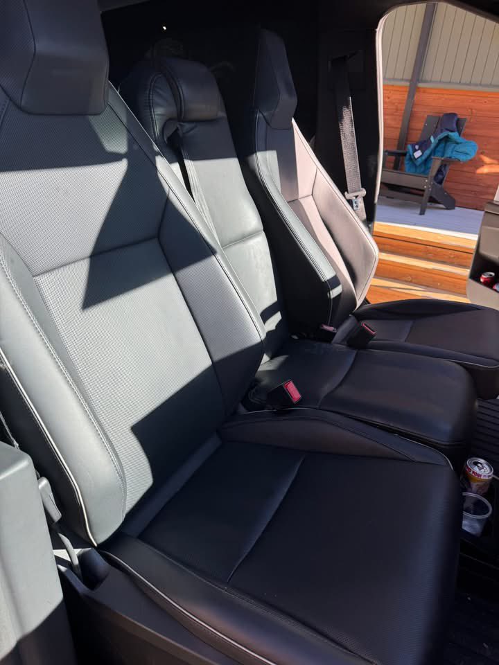 banquette DIY dans le Cybertruck