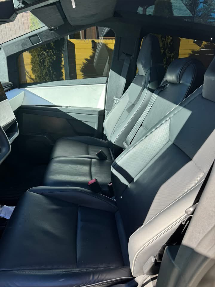 banquette DIY dans le Cybertruck