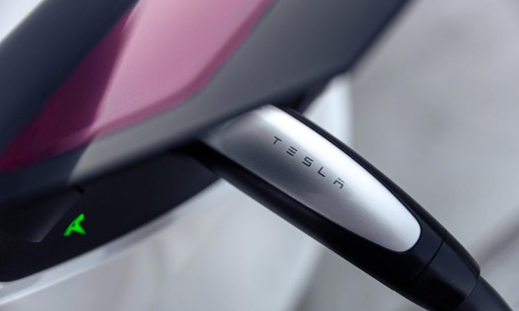 Un nouveau dispositif de sécurité pour les Superchargeurs Tesla aux États-Unis : êtes-vous prêt à l’utiliser ?