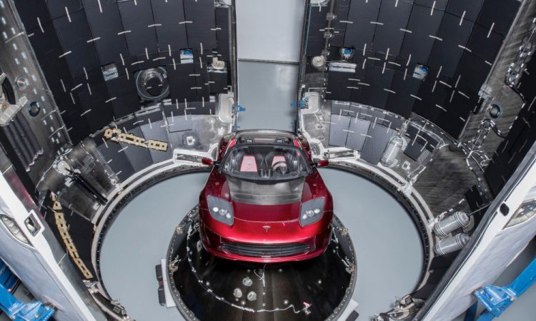 Le lancement du Tesla Roadster par Falcon Heavy de SpaceX : un événement mémorable laissé dans l’oubli ?