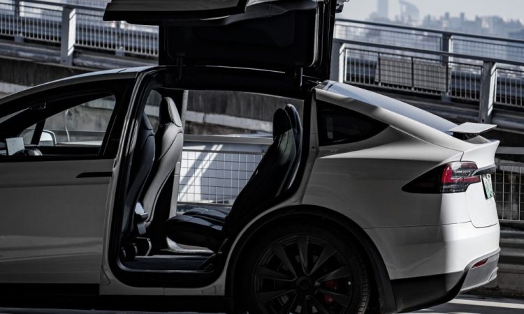 La Tesla Model X écrase toutes les autres voitures d’occasion en Amérique et sidère tout le monde