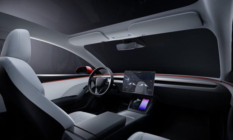 Tesla transforme sa ‘Rave Cave’ en un espace surprenant pour une nouvelle fonctionnalité de sécurité incroyable.