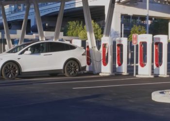 Tesla optimise sa récente fonctionnalité Supercharger avec une mise à jour qui pourrait tout changer !